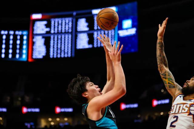 九游体育网页包含从山东男篮今晚战术微调到波特兰开拓者国际比赛日遗憾出局，纳达尔新星夺冠表现惊艳的词条